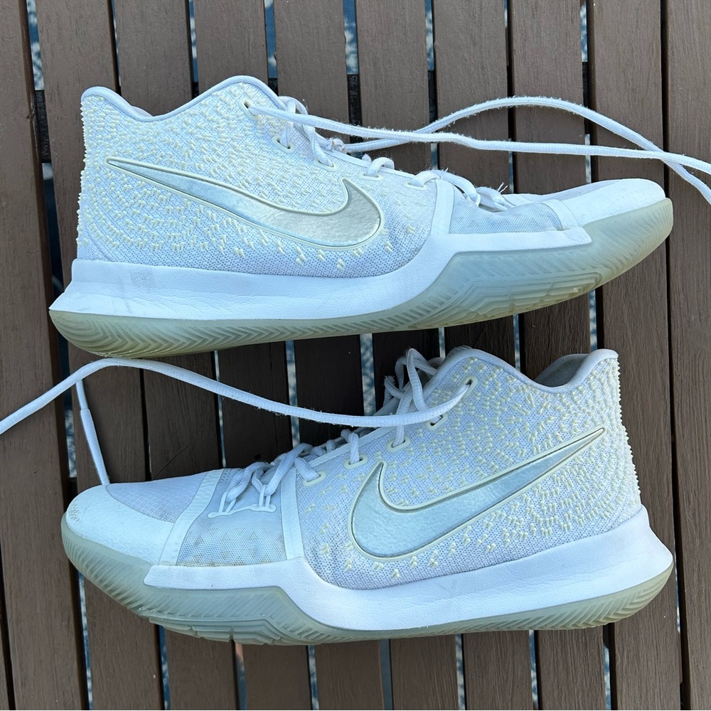 Size 11.5 - Nike Kyrie 3 White Chrome